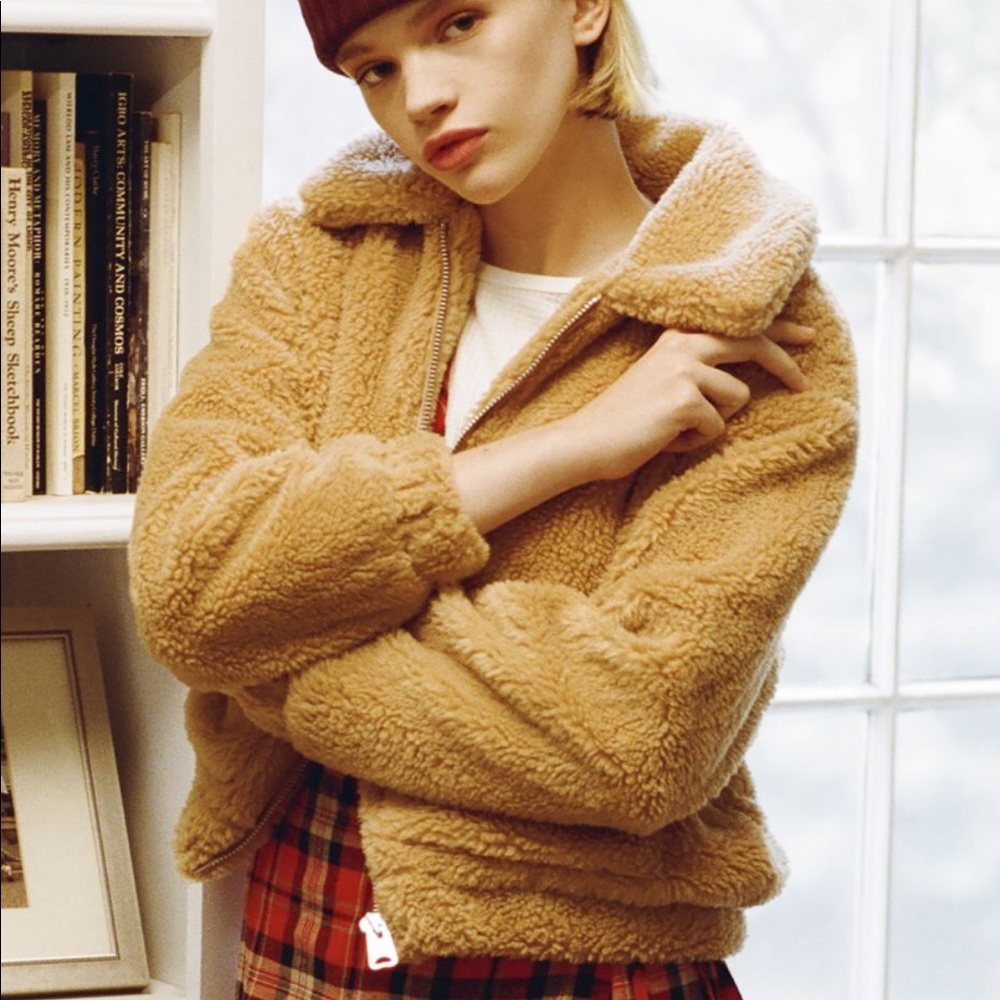 URBAN OUTFITTERS CROPPED TEDDY JACKET